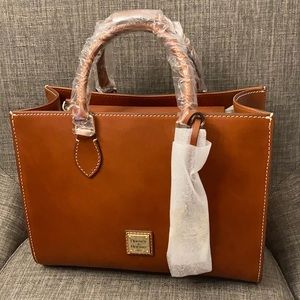 Brand new Dooney & Bourke Belmar Janine 30 bag